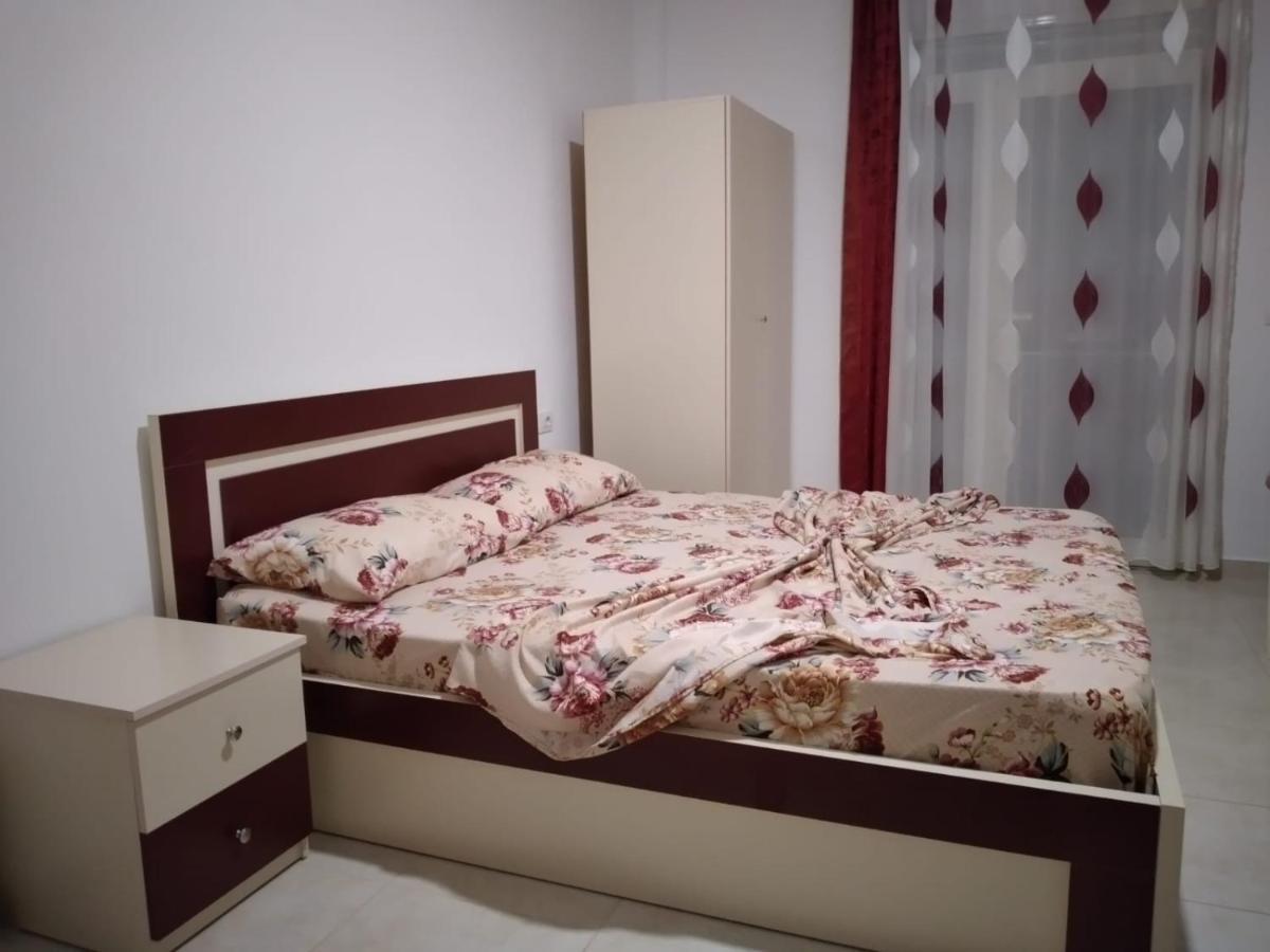 Araniti Apartment Velipoje Ngoại thất bức ảnh