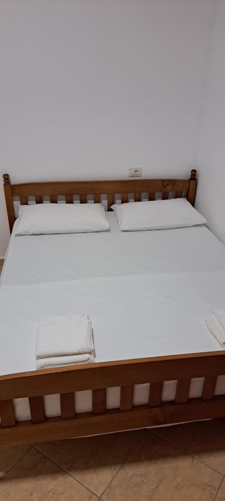 Araniti Apartment Velipoje Ngoại thất bức ảnh