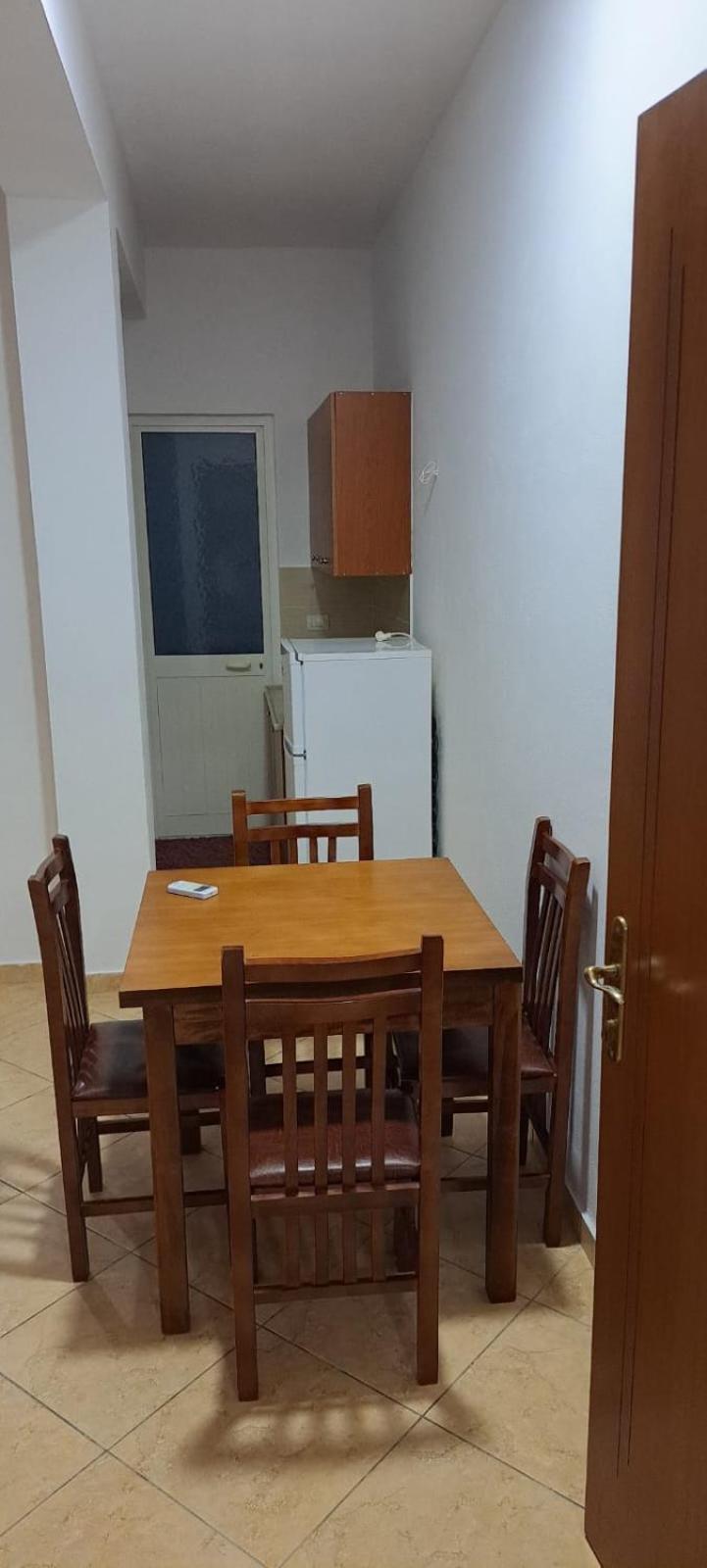 Araniti Apartment Velipoje Ngoại thất bức ảnh