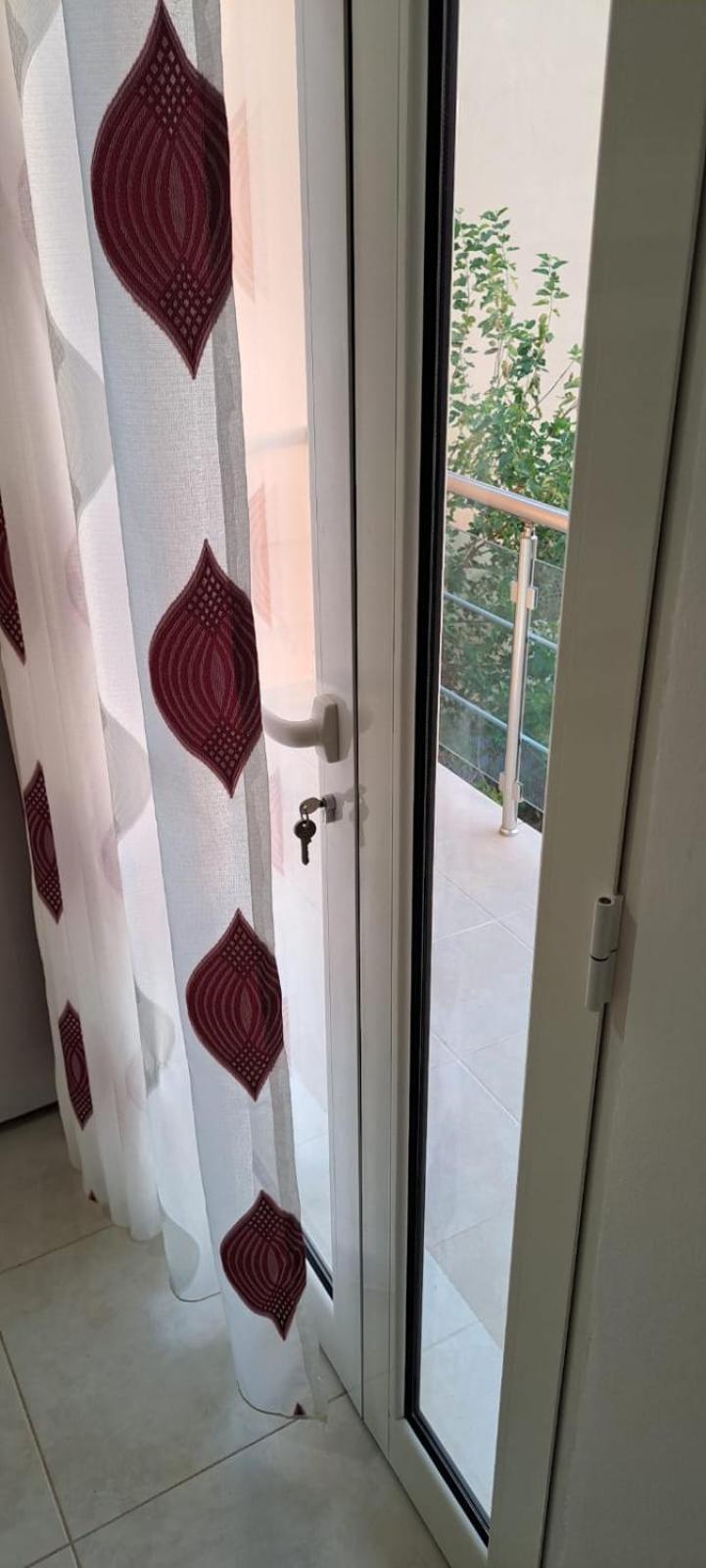 Araniti Apartment Velipoje Ngoại thất bức ảnh