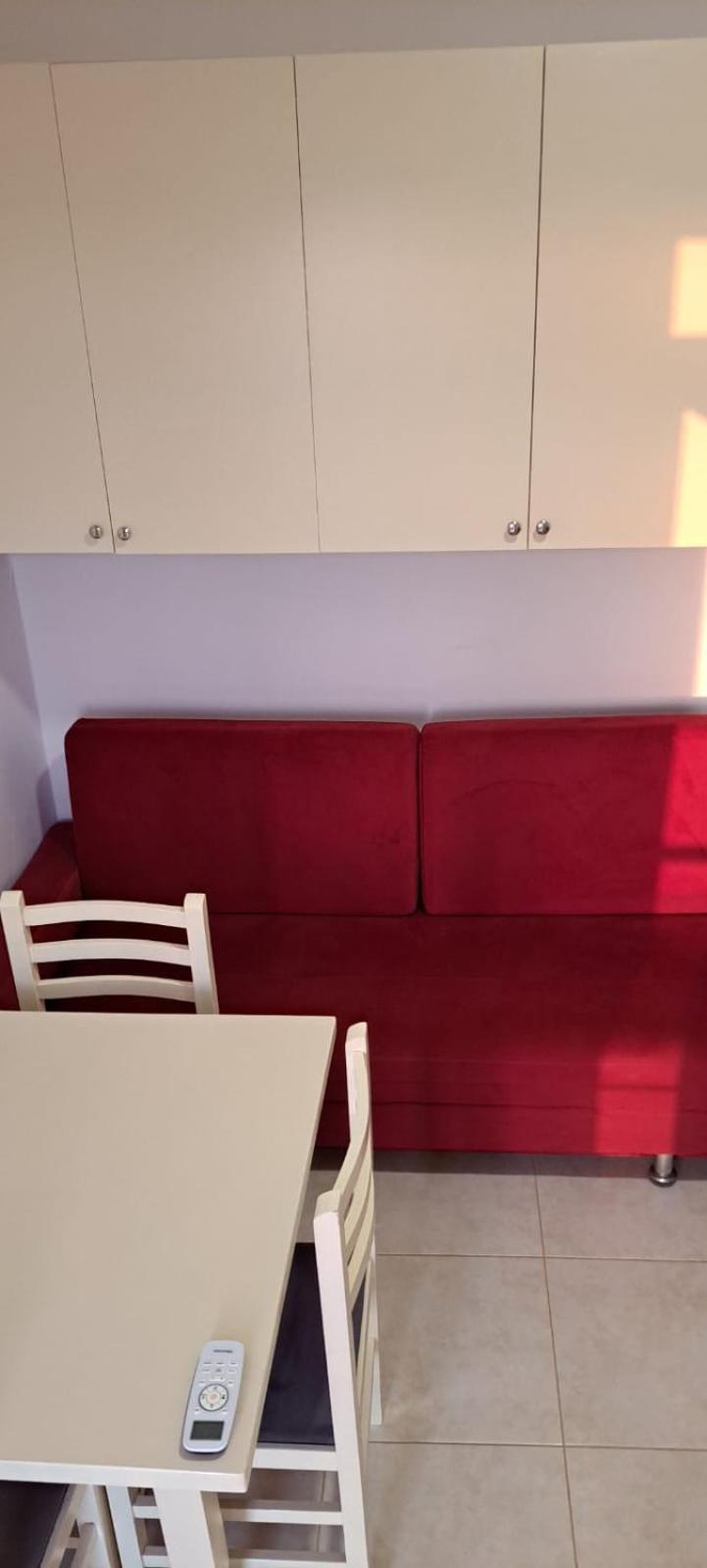 Araniti Apartment Velipoje Ngoại thất bức ảnh